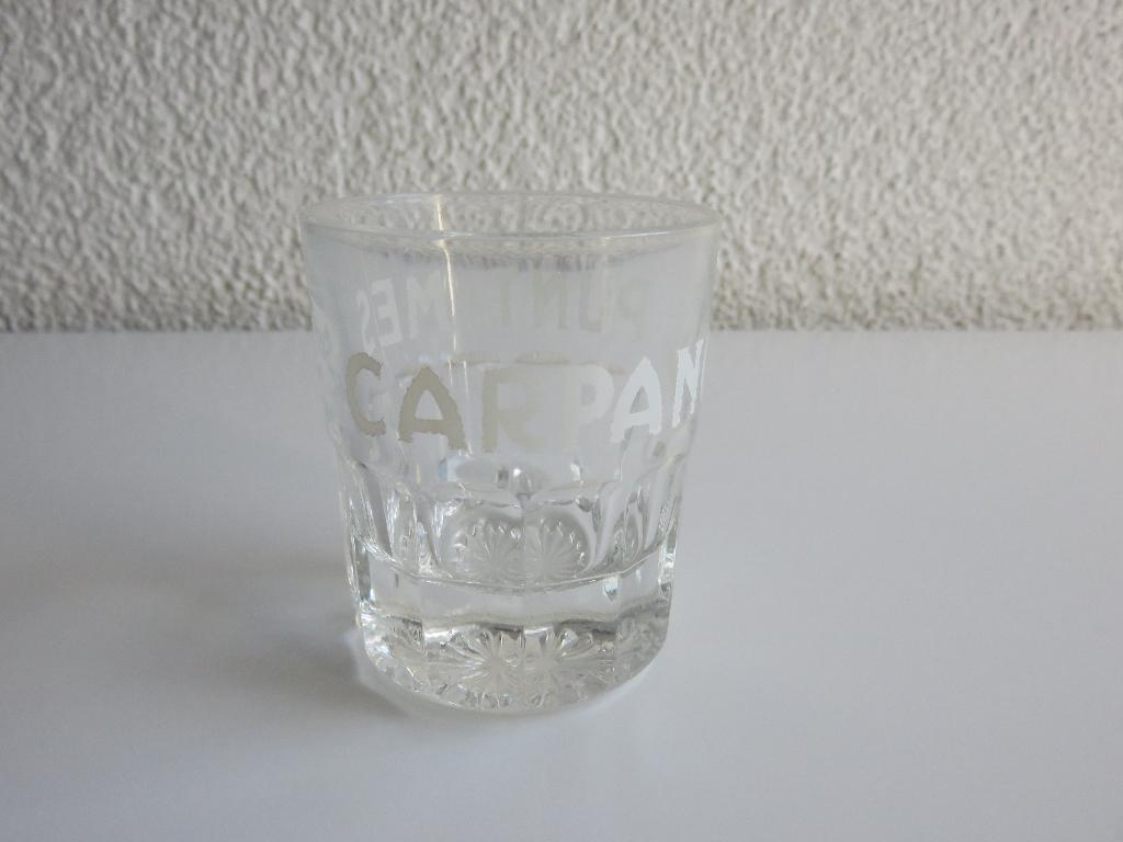 carpano punt e mes Vermouth glas, Verzamelen, Ophalen of Verzenden, Zo goed als nieuw, Borrel- of Shotglas