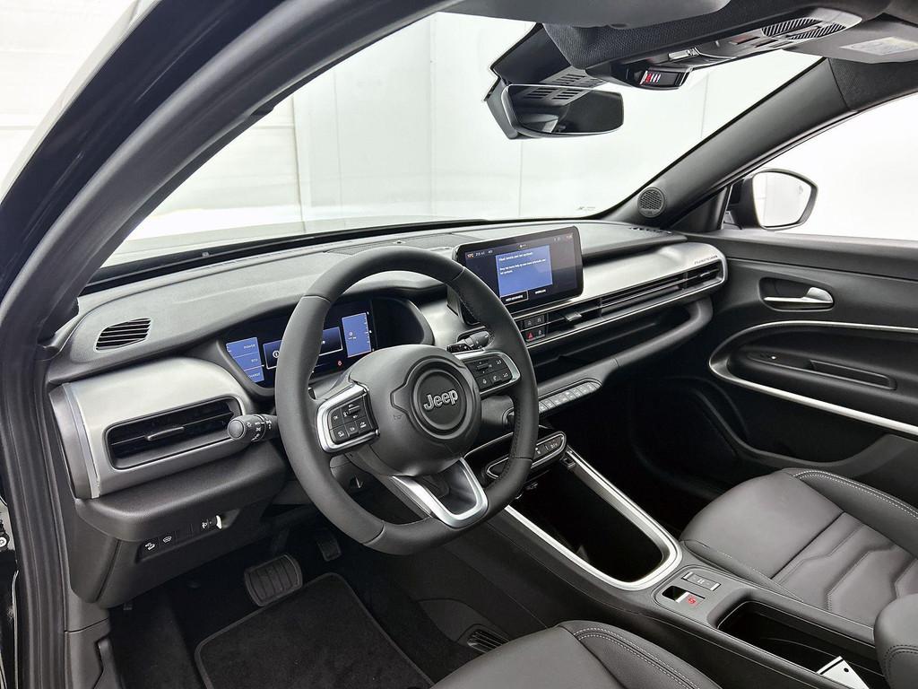 Jeep Avenger 1.2 e-Hybrid Summit | Lederen Bekleding | 2 + 6, 12 maanden, Gebruikt, 1199 cc, 620 kg