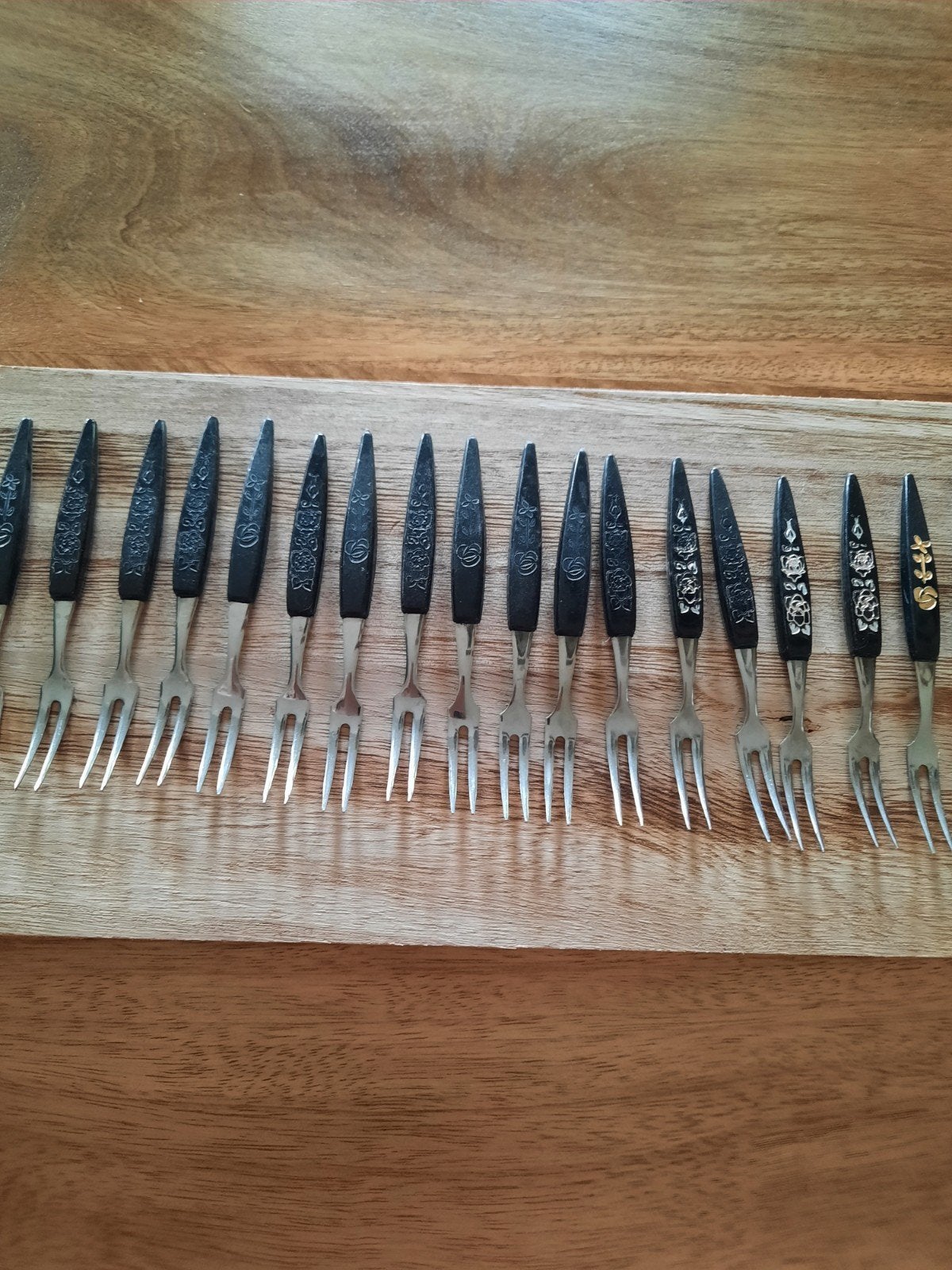 21 Vintage Cocktailvorkjes met Zwart/Gouden Handvat, Ophalen