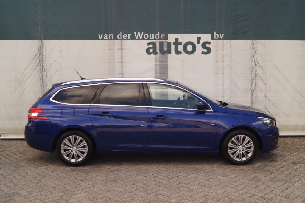 Peugeot 308 SW 1.2 PureTech 130pk Premium -PANO-ECC-CAM-TREK, Auto's, Gebruikt, Euro 6, 1199 cc, Leder en Stof