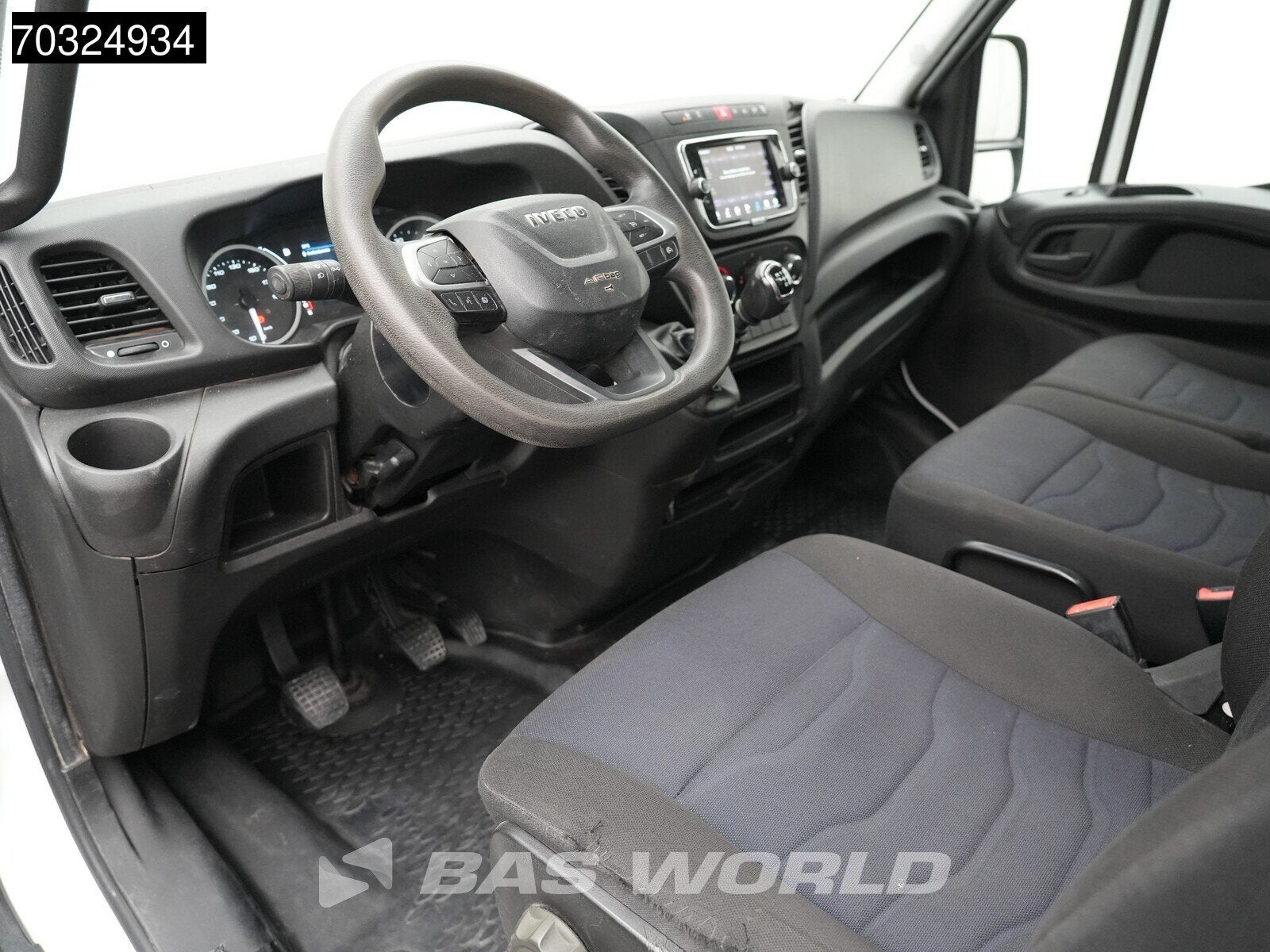 Iveco Daily 35C16 3.0L Kipper Dubbellucht 3,5t Trekhaak Navi, Auto's, Stof, Gebruikt, Euro 6, 4 cilinders