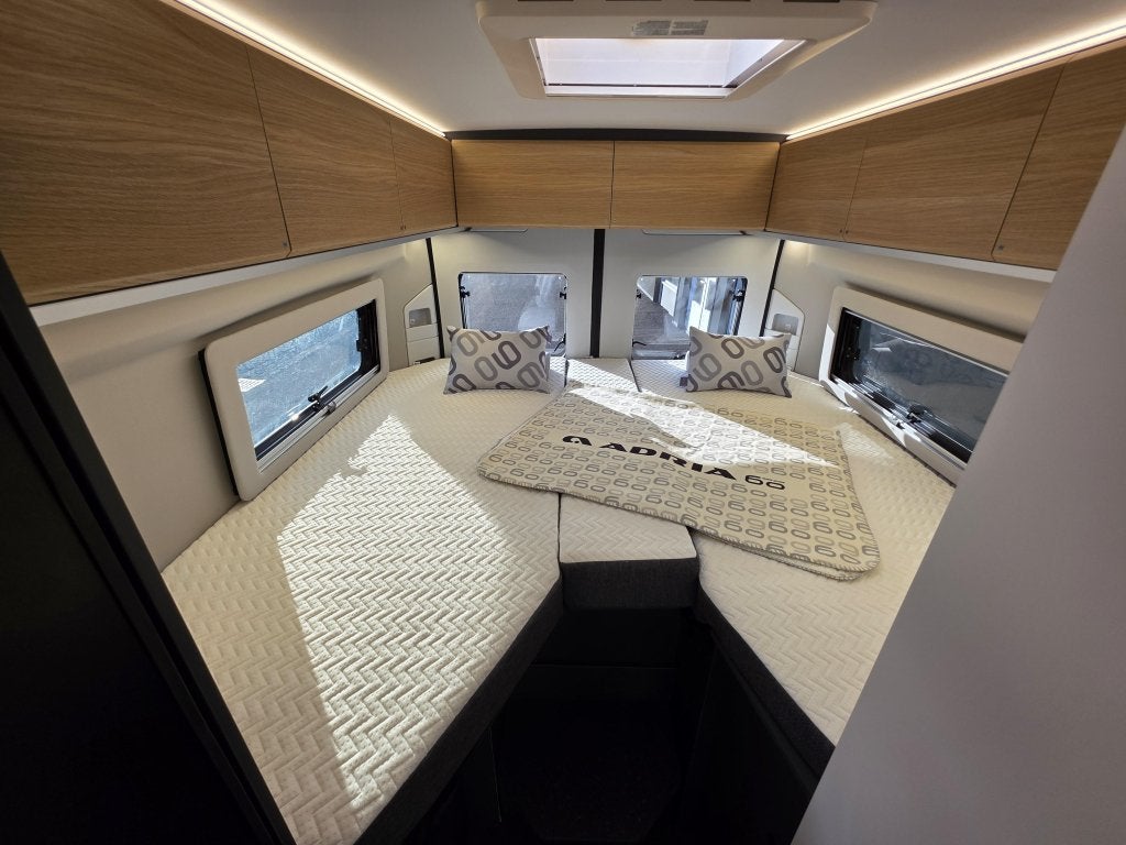 Adria Twin 640 SLB 60 Years Edition, Caravans en Kamperen, Automaat, Ringverwarming, Fiat, Tot en met 2