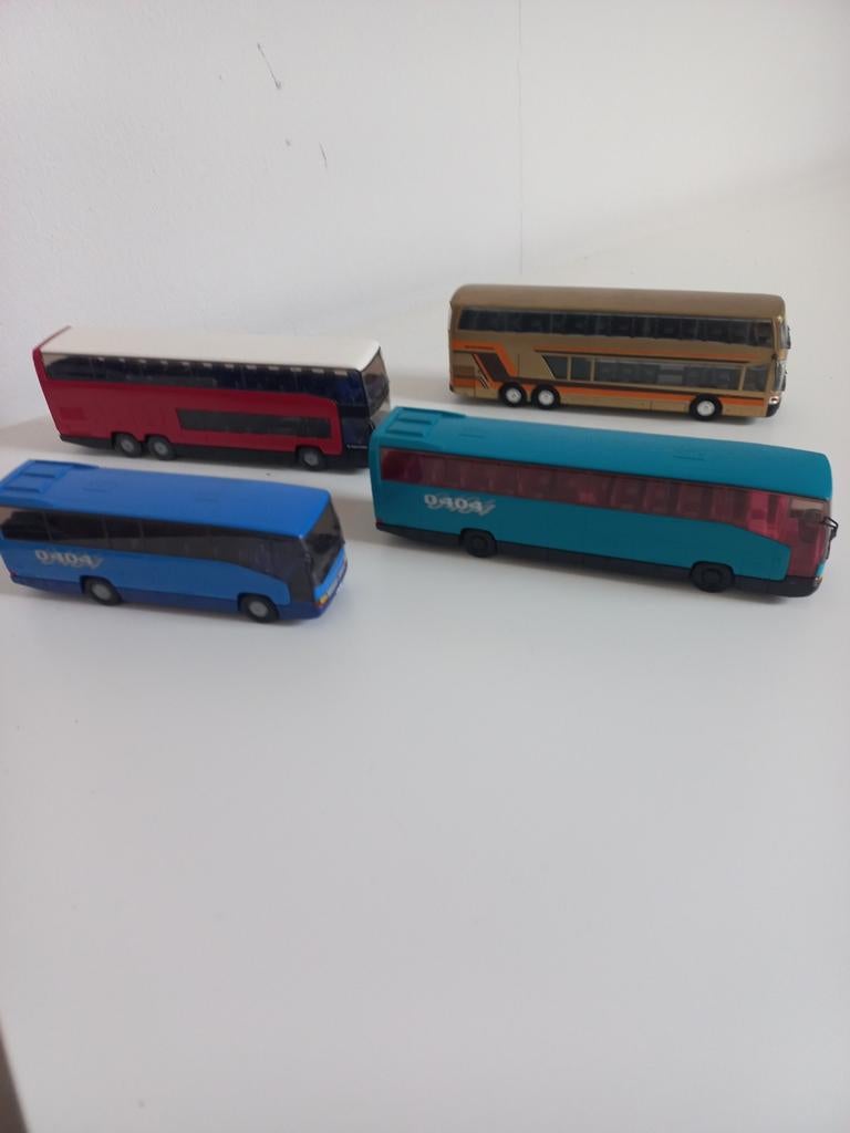 Te koop 4 zgan zeer fraaie auto bussen. Uit showkast., Ophalen of Verzenden, Zo goed als nieuw, Bus of Vrachtwagen, Wiking
