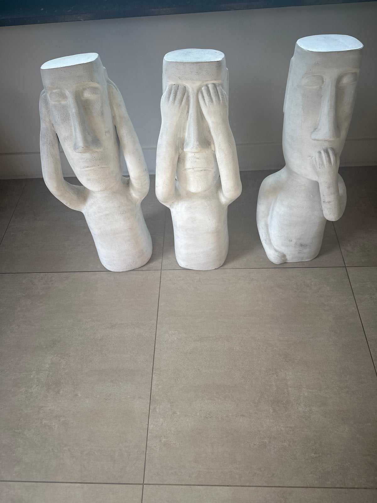 Set van 3 beelden: Horen, Zien en Zwijgen, Antiek en Kunst, Ophalen, Groep mensen, 50 - 100 cm, Handgemaakt