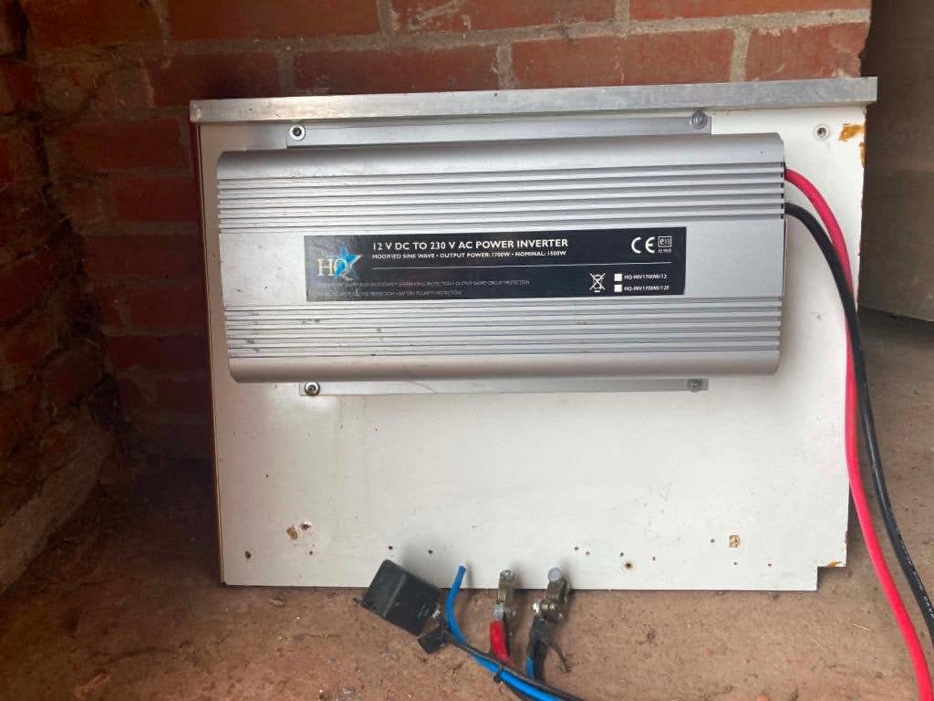 omvormer 12v>220 volt 1800watt +verdeler+  12v 180ah, Ophalen of Verzenden