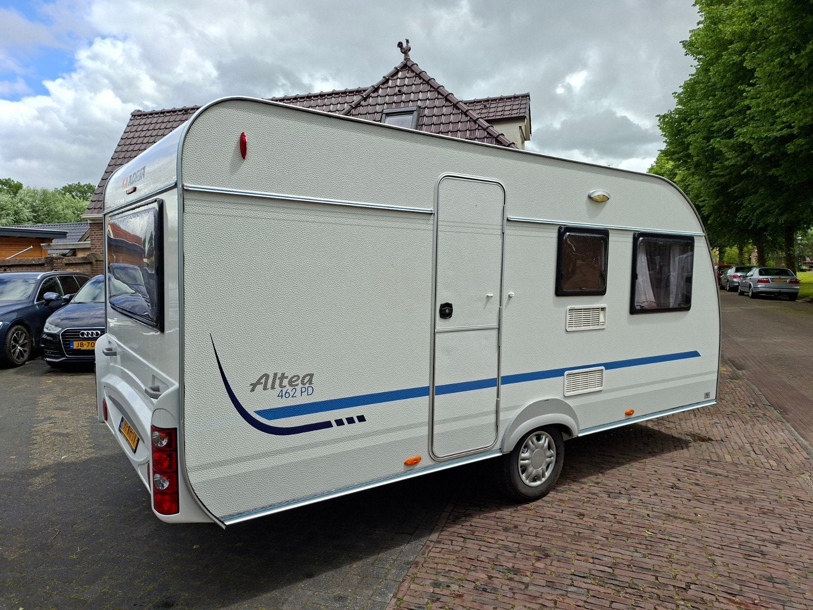 Adria Altea 462 PD - Compacte en complete caravan, Caravans en Kamperen, 2 aparte bedden, Bedrijf, Treinzit, Adria