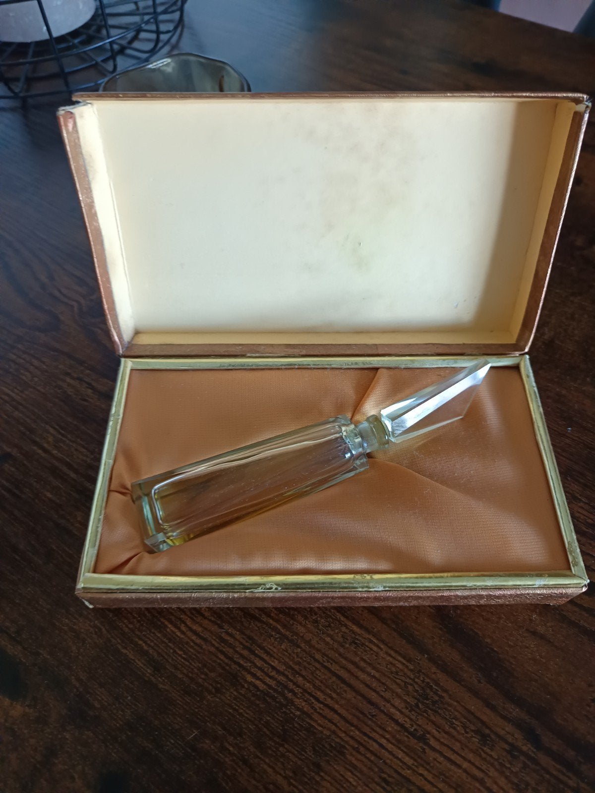 Konsuello parfum, Verzamelen, Ophalen of Verzenden, Gebruikt, Parfumfles