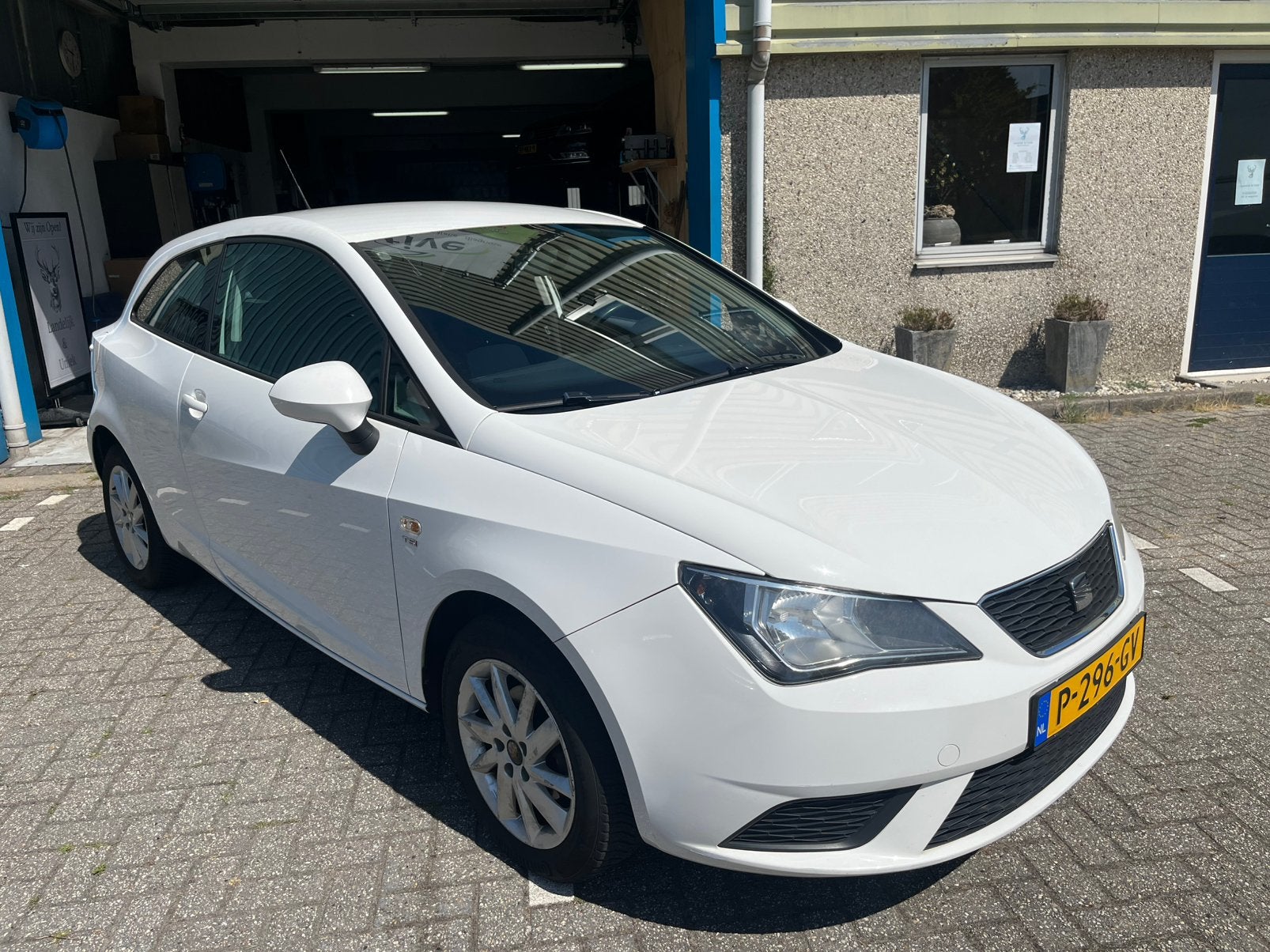 Seat Ibiza 1.2 DSG / Nwe koppeling / Nwe ketting / CarPlay, Auto's, Stof, 40 €/maand, 4 cilinders, 19 km/l