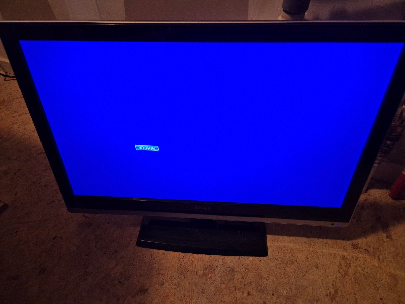 AKAI AL2425CI LCD TV met LED backlight, Audio, Tv en Foto, Gebruikt, 50 Hz, 60 tot 80 cm, Ophalen