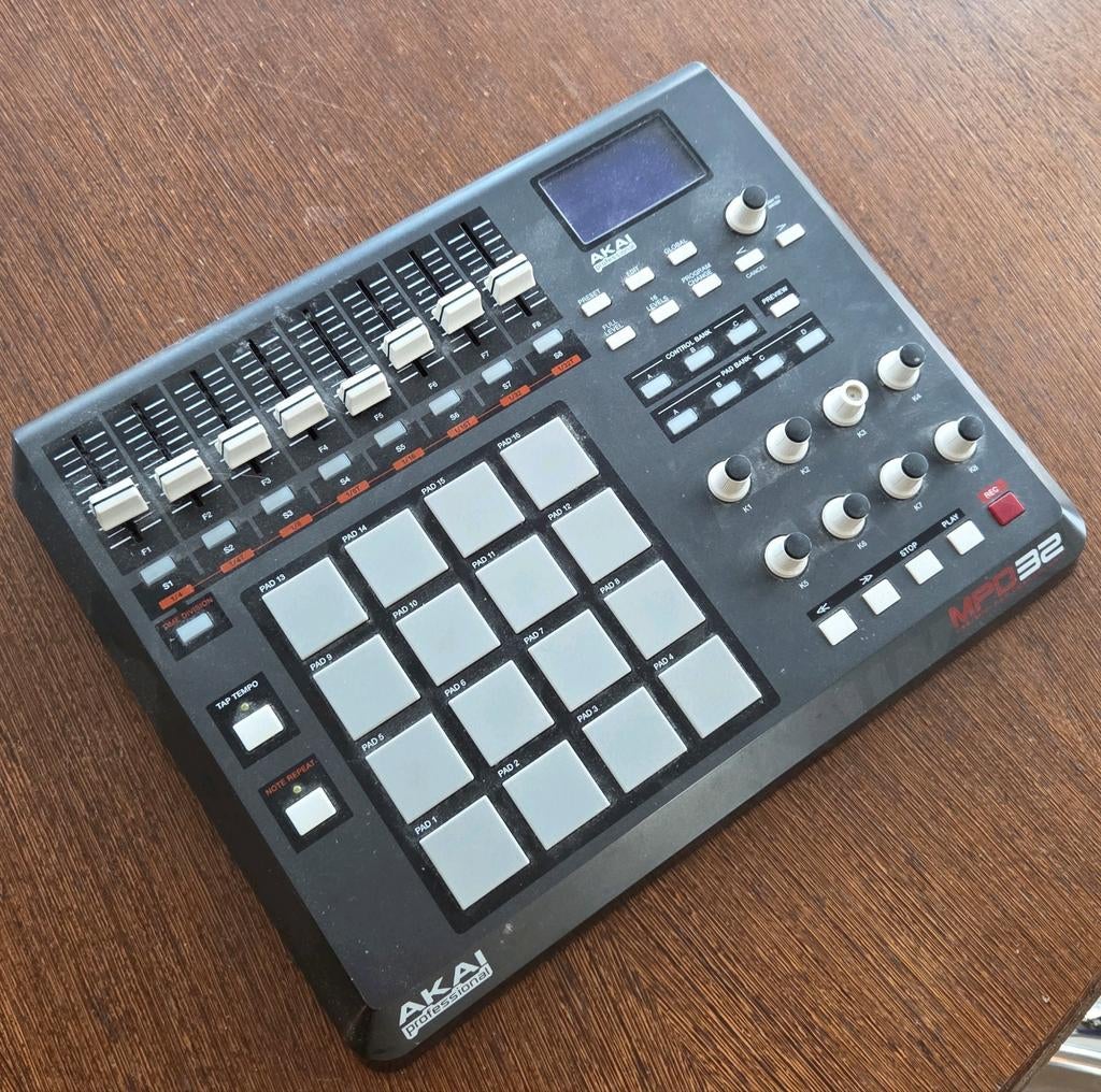 Akai MPD32 MIDI Pad Controller, Ophalen, Gebruikt