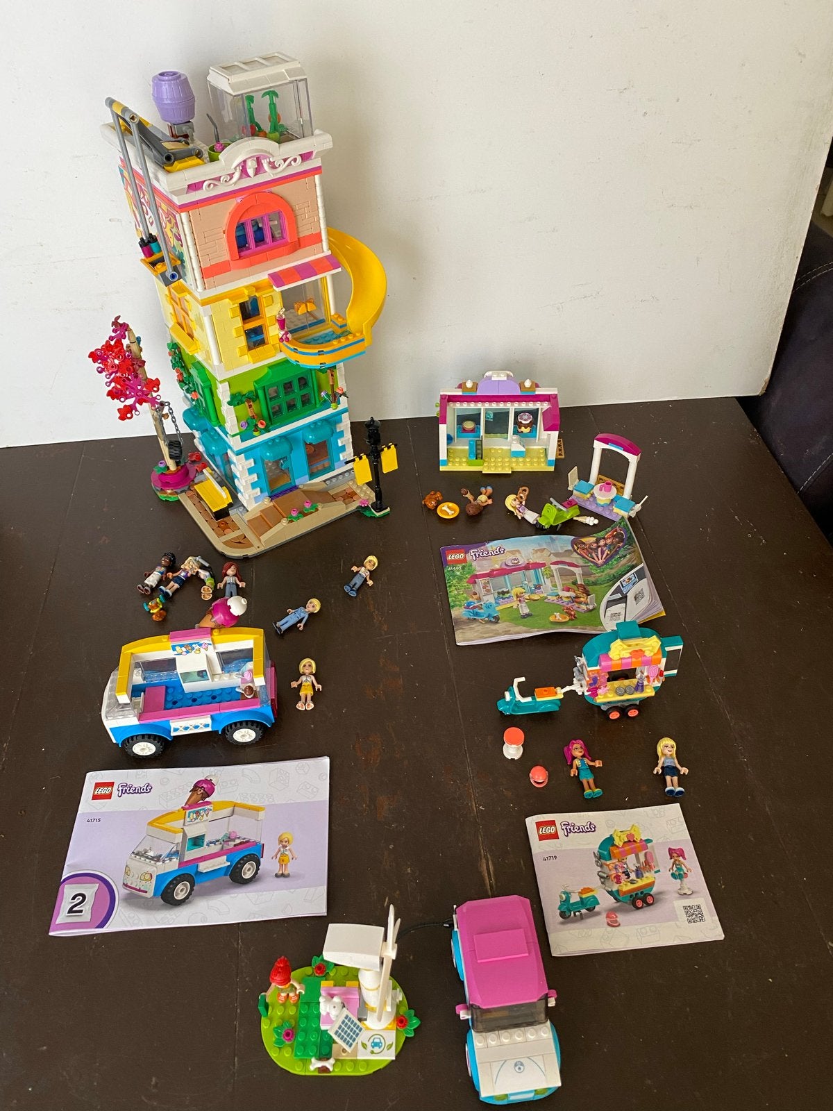 Grote set LEGO Friends met diverse gebouwen en voertuigen, Ophalen of Verzenden, Gebruikt
