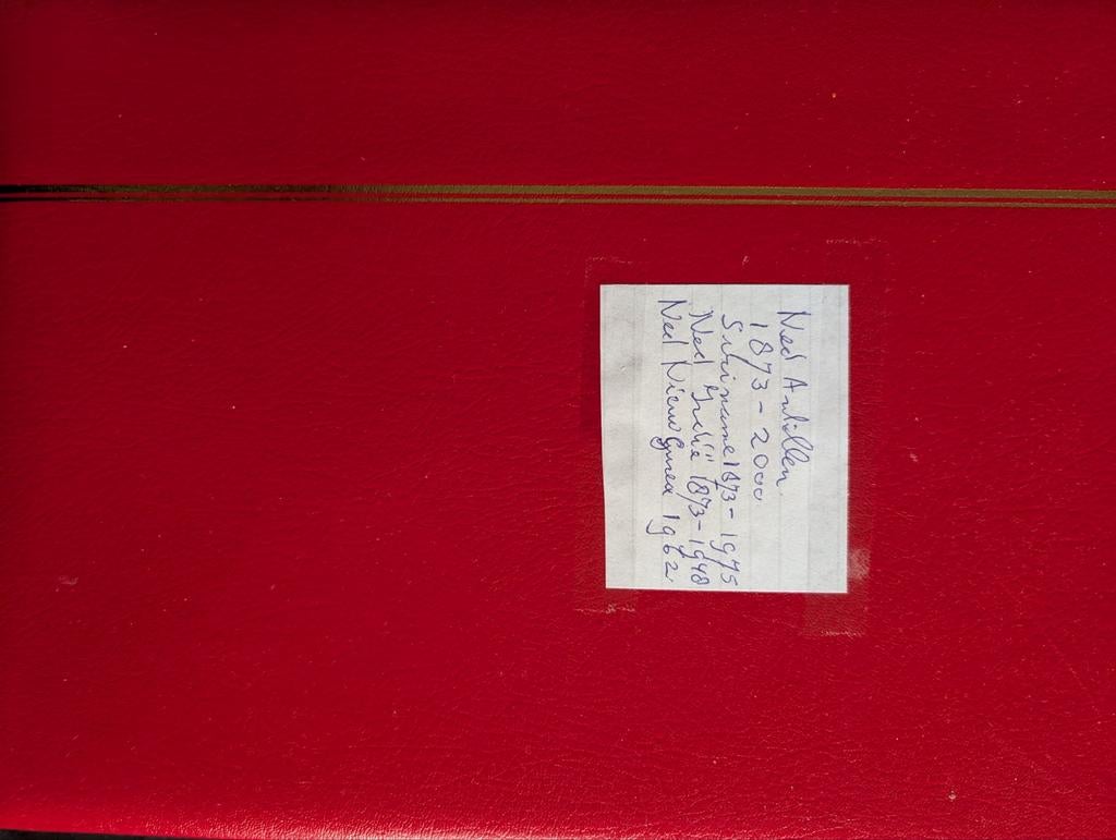 Postzegelalbum Nederlandse Antillen en Nieuw-Guinea, Postzegels en Munten, Postzegels | Volle albums en Verzamelingen, Ophalen of Verzenden