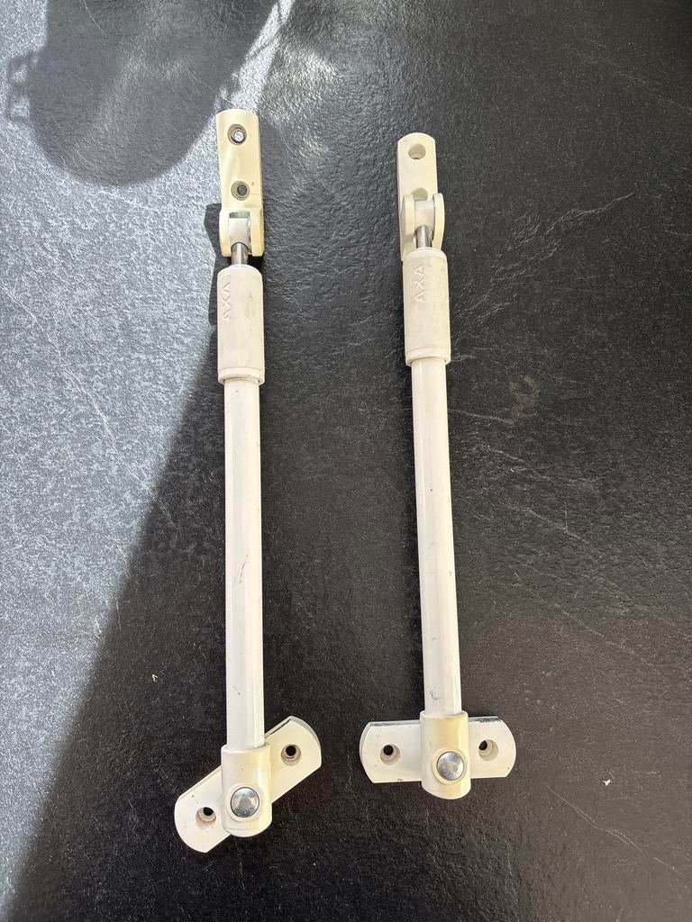 Twee gebruikte AXA spanjoletten, 33 cm, licht verkleurd, Ophalen of Verzenden, Gebruikt, Schuif of Grendel