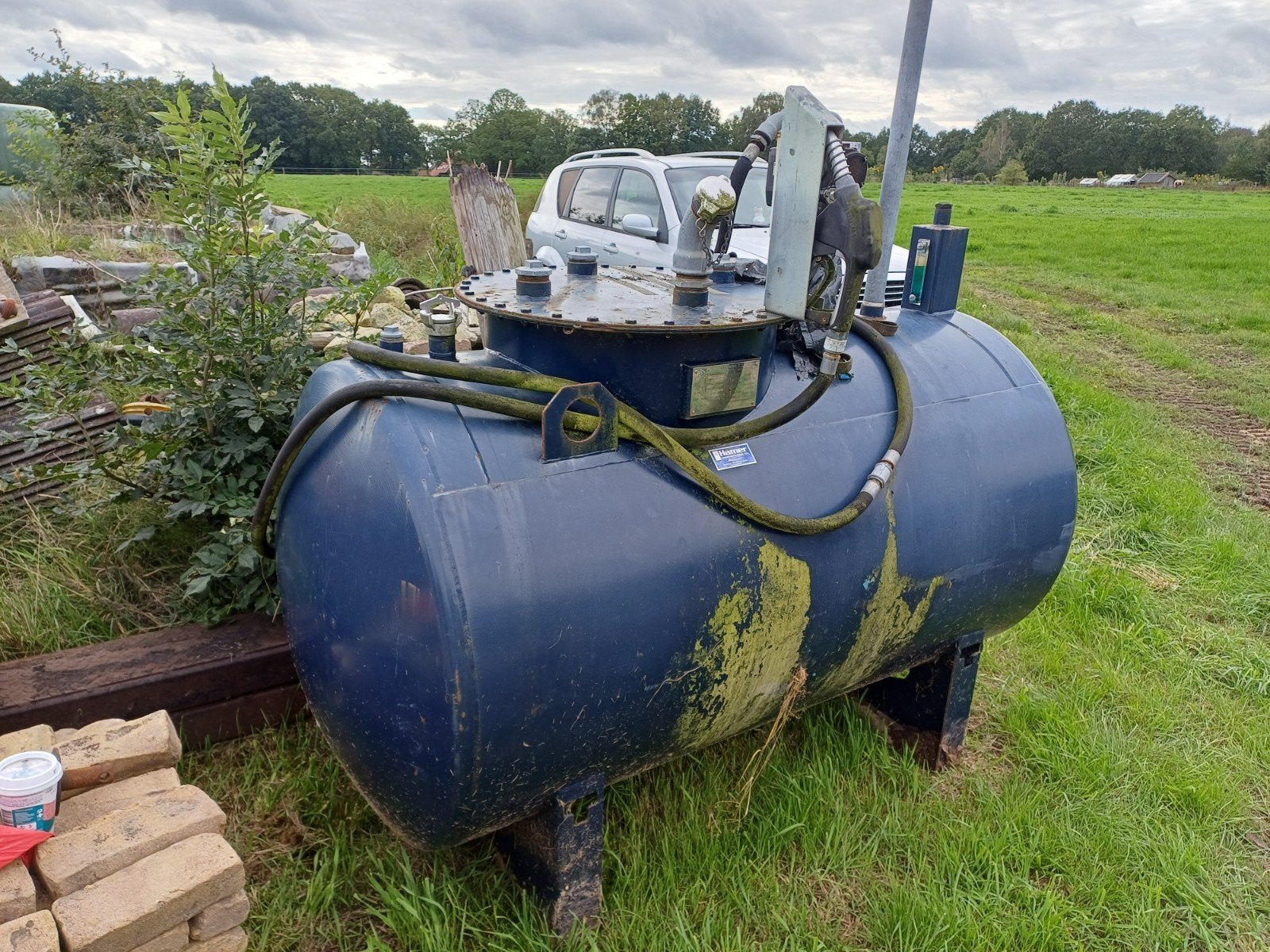 Foto 7 van Dieseltank 1000 liter met pomp en vulpistool
