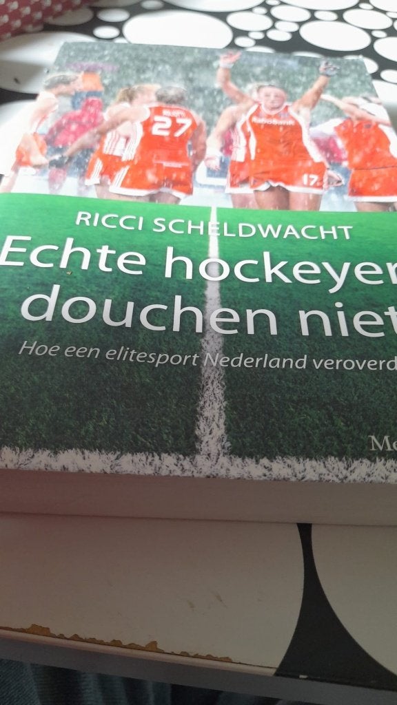 een boek over hockey, Ophalen of Verzenden, Gebruikt