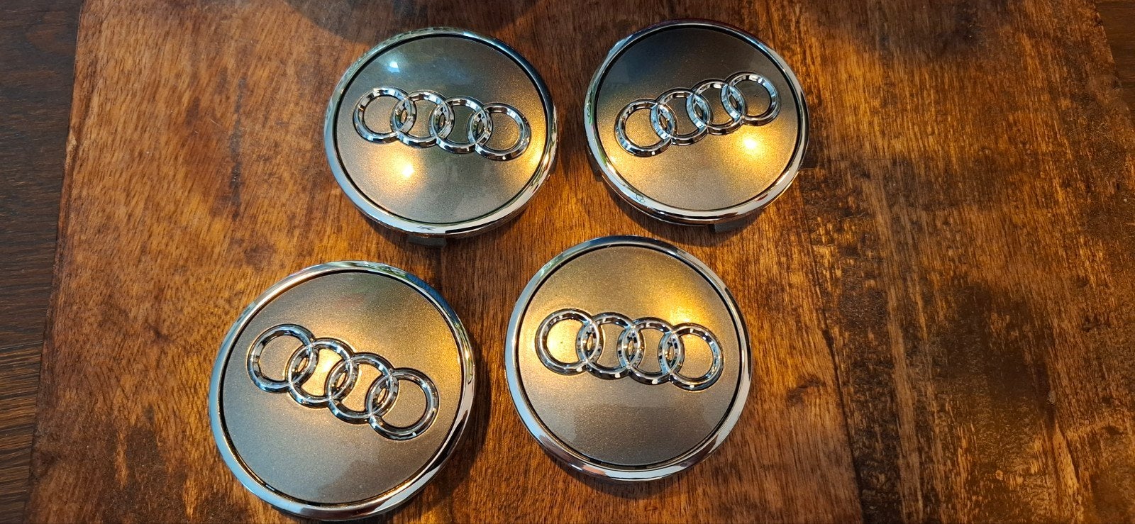 Audi naafdoppen 61mm  Nieuw, Auto diversen, Wieldoppen, Ophalen of Verzenden, Nieuw