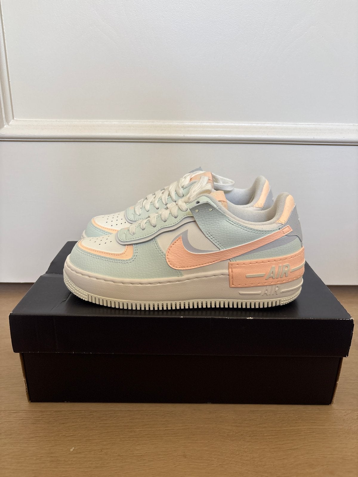 Nike Air Force 1 Shadow Sail, Barely Green, Crimson Tint 37, Overige kleuren, Nieuw, Ophalen of Verzenden, Sneakers of Gympen