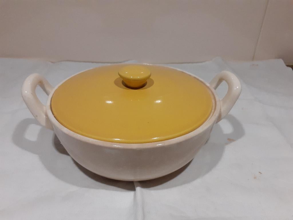 Villeroy Boch stoofpotje pannetje schaal wit geel, Huis en Inrichting, Gebruikt, Ophalen of Verzenden, Schaal of Schalen, Overige stijlen