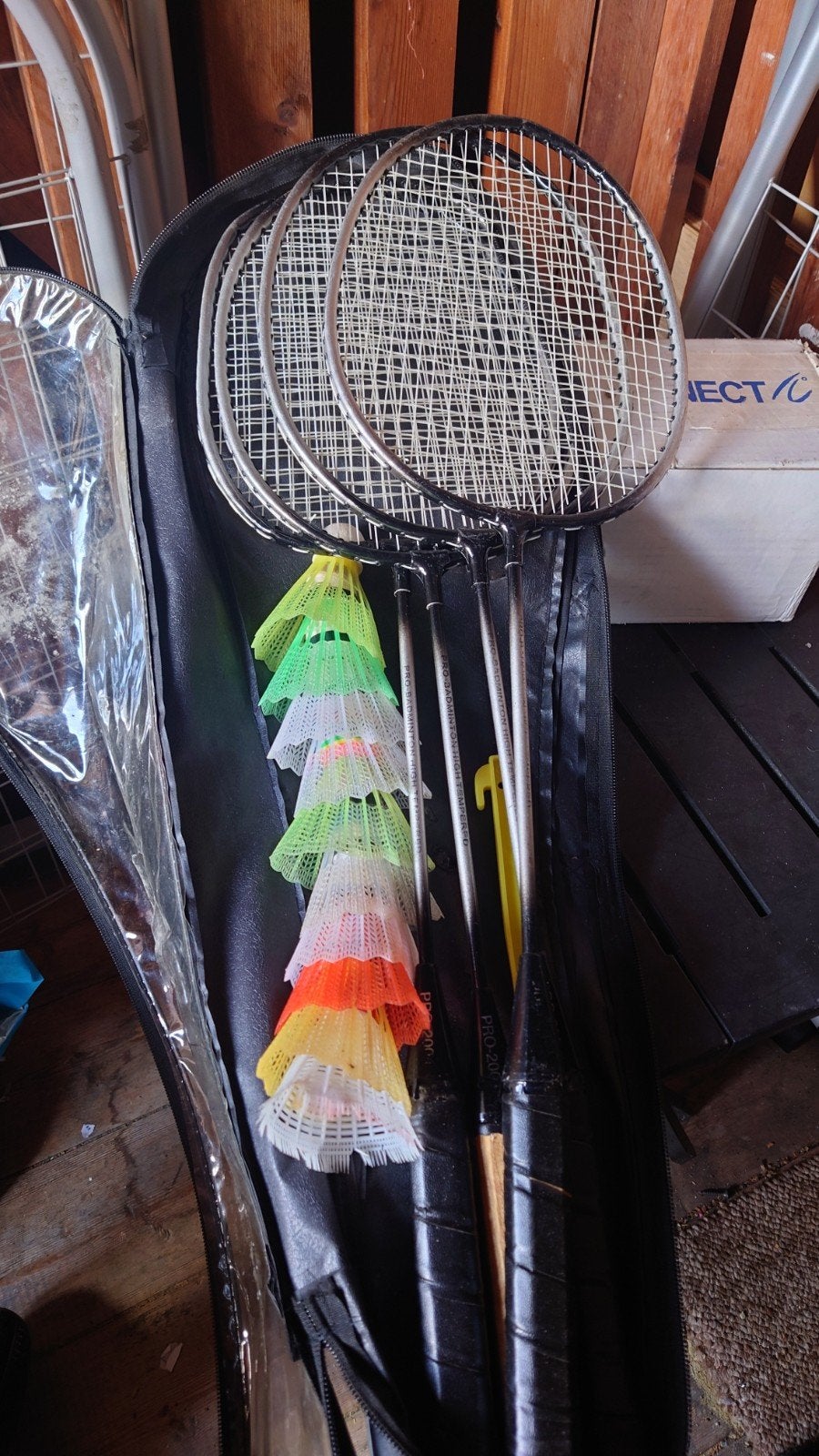 Complete Pro Badmintonset (4 rackets, shuttles, tas), Sport en Fitness, Ophalen of Verzenden, Gebruikt, Racket(s)