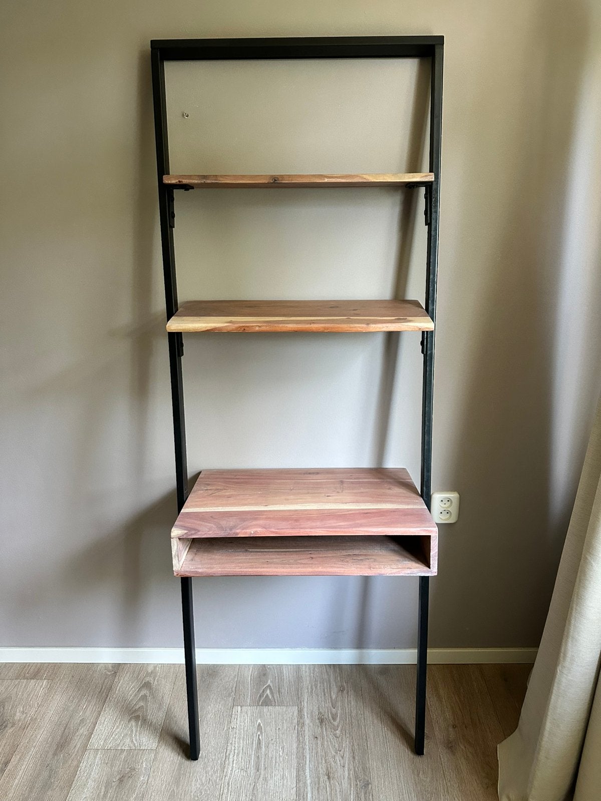 Wandrekje 180 hg x 60 br, Huis en Inrichting, Ophalen, Zo goed als nieuw