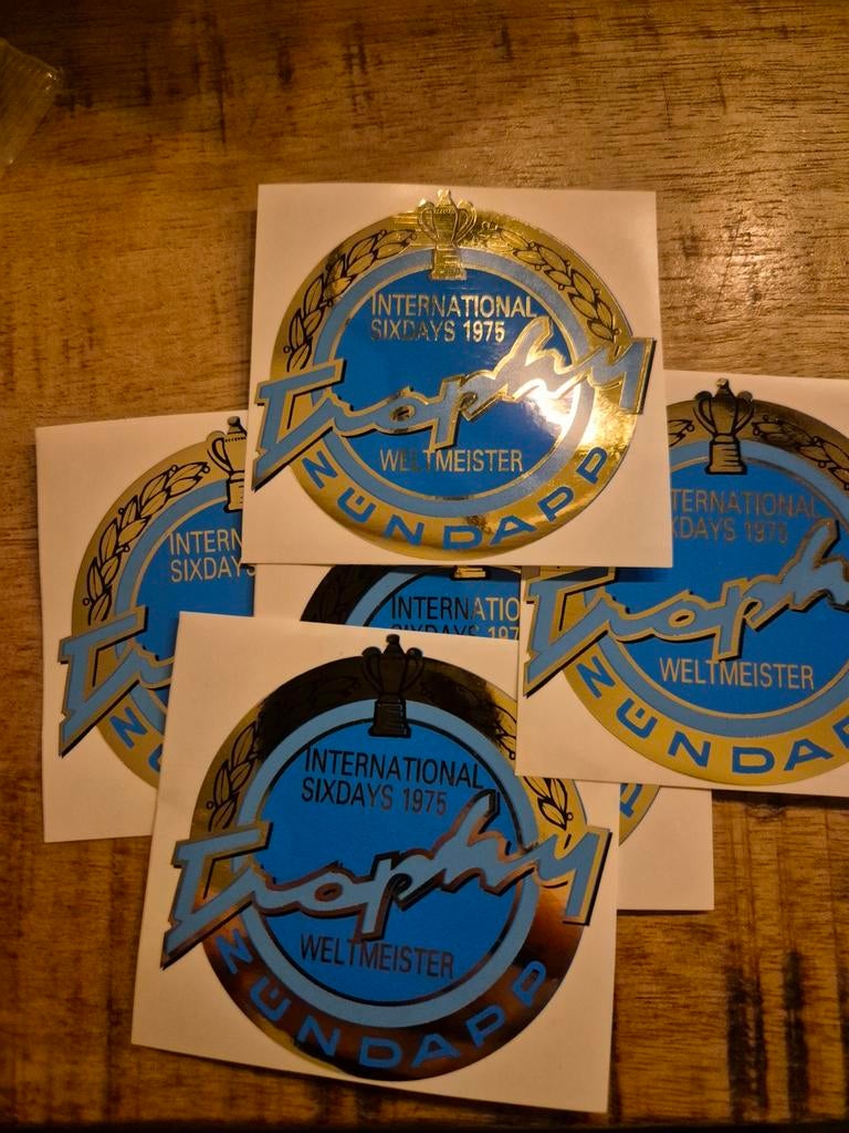 Zundapp Trophy Weltmeister 1975 Tank Sticker, Fietsen en Brommers, Brommeronderdelen | Zundapp, Ophalen of Verzenden, Nieuw
