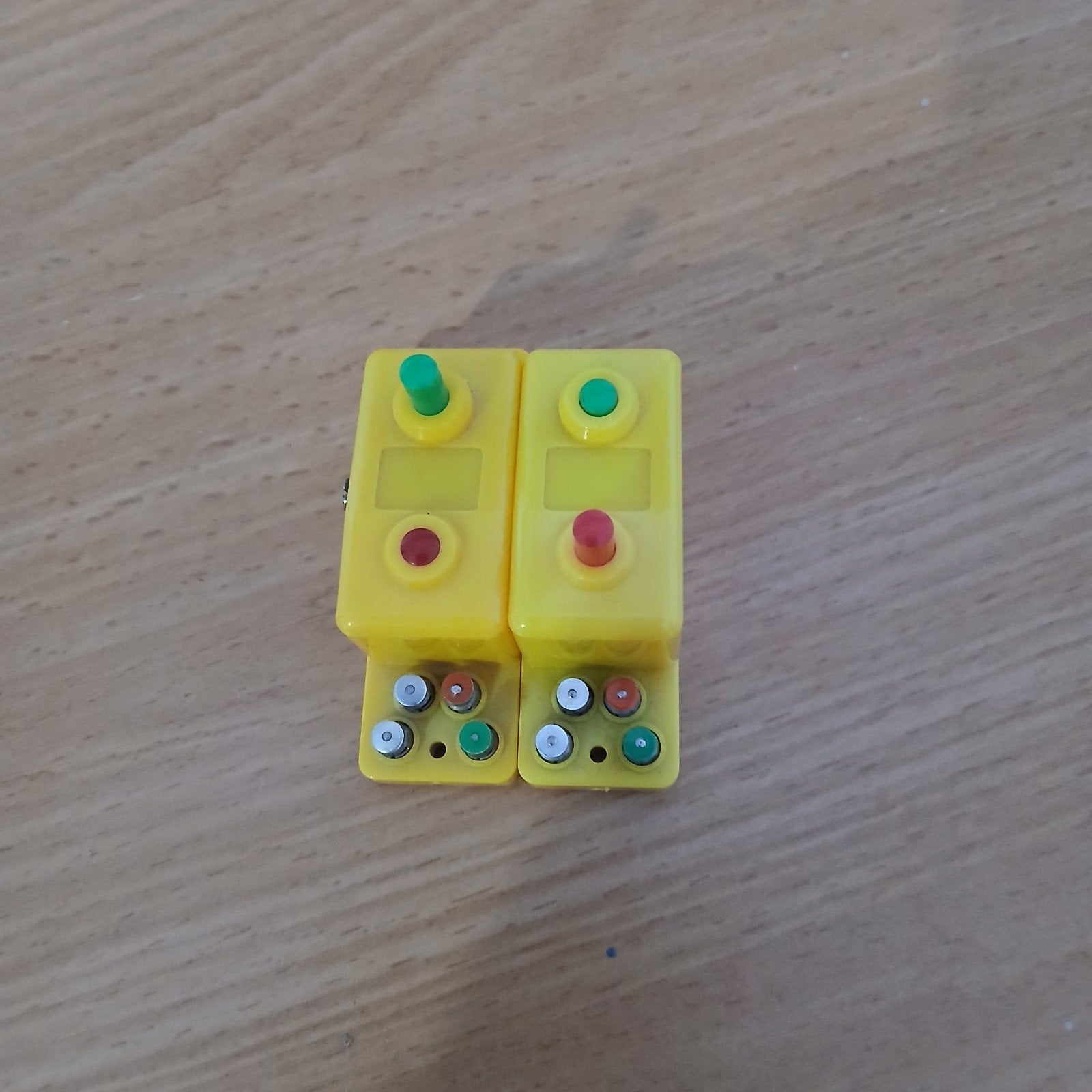Trix bediening 2x geel, Ophalen of Verzenden