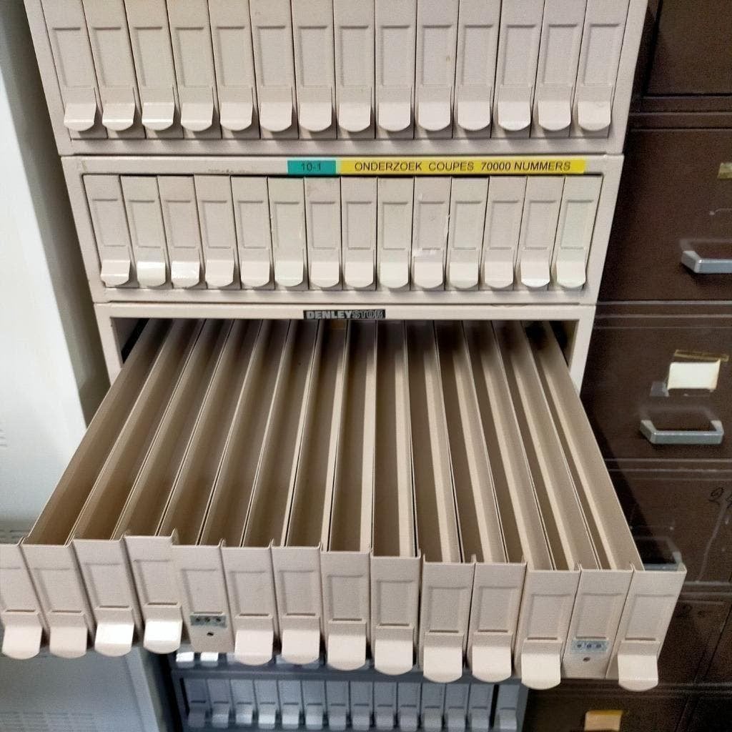 Vintage ladekast met 4x 14 kleine laadjes voor opslag dia`s, Ophalen, Minder dan 50 cm, Gebruikt, 5 laden of meer