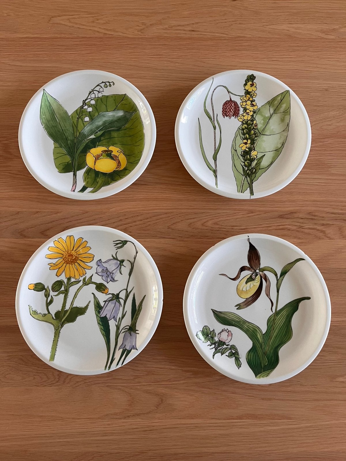 Ikea Midsommar dinerborden, Ophalen of Verzenden, Zo goed als nieuw, Overige stijlen, Bord(en)