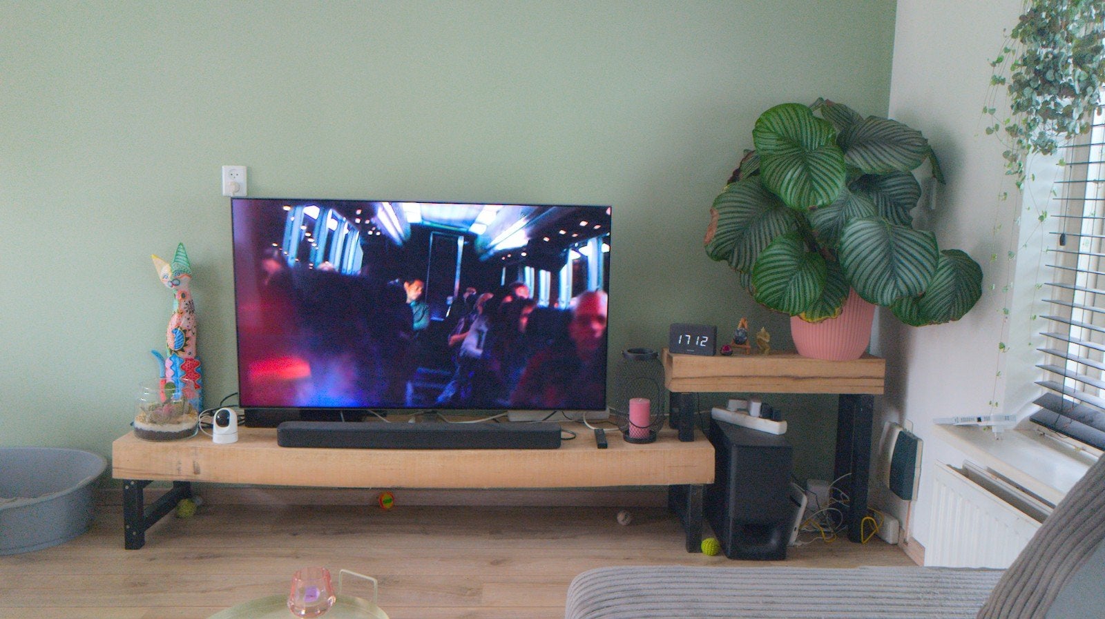 TV meubel van spoorbielzen., Huis en Inrichting, Ophalen, 150 tot 200 cm, Minder dan 100 cm, Industrieel