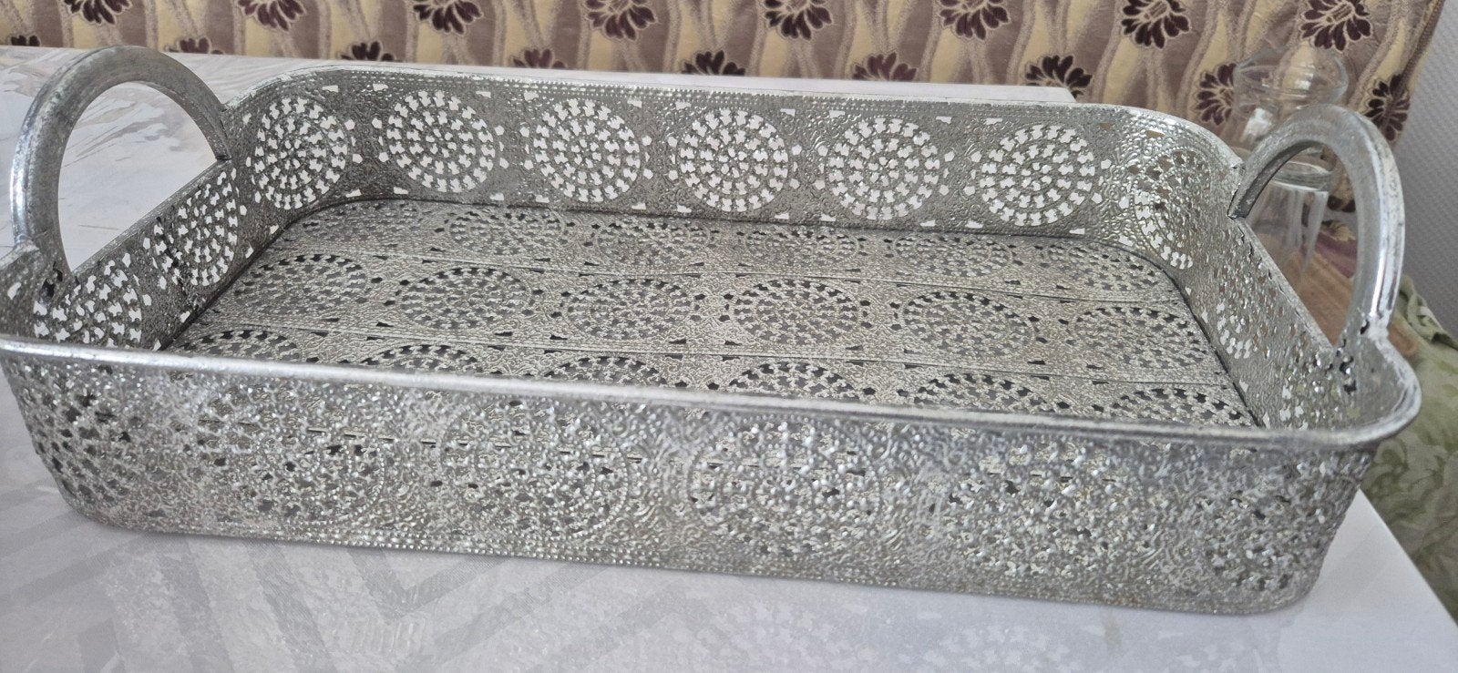 Decoratieve zilverkleurige dienblad met handvatten, Ophalen of Verzenden, Gebruikt, Rechthoekig, Metaal