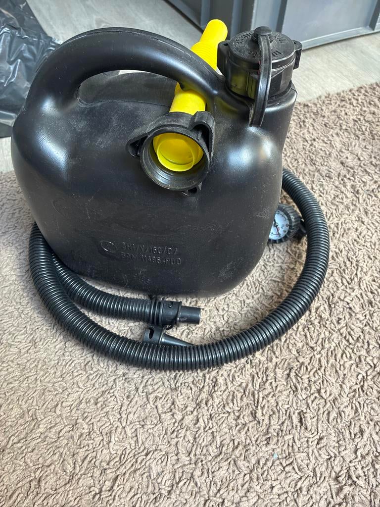 Nieuwe Jerrycan (2 liter) met slang en drukmeter, Ophalen, Nieuw, Universele onderdelen