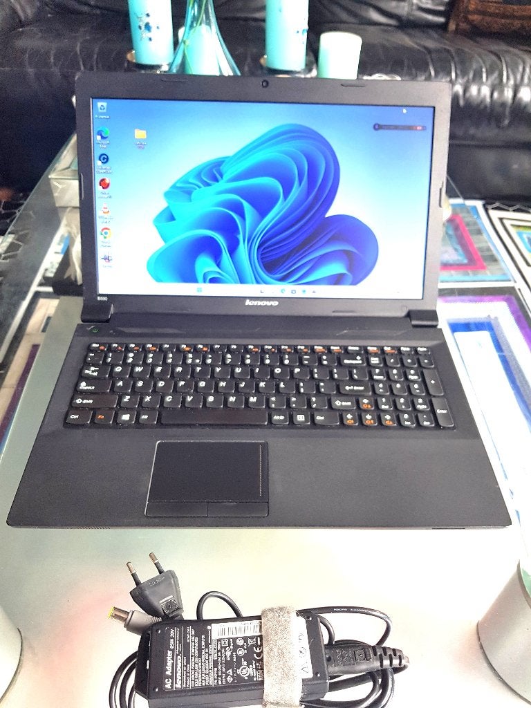 Lenovo Essential B590 Core i3 128 Gb SSD WIN11pro, Computers en Software, Windows Laptops, Zo goed als nieuw, 15 inch, SSD, 2 tot 3 Ghz