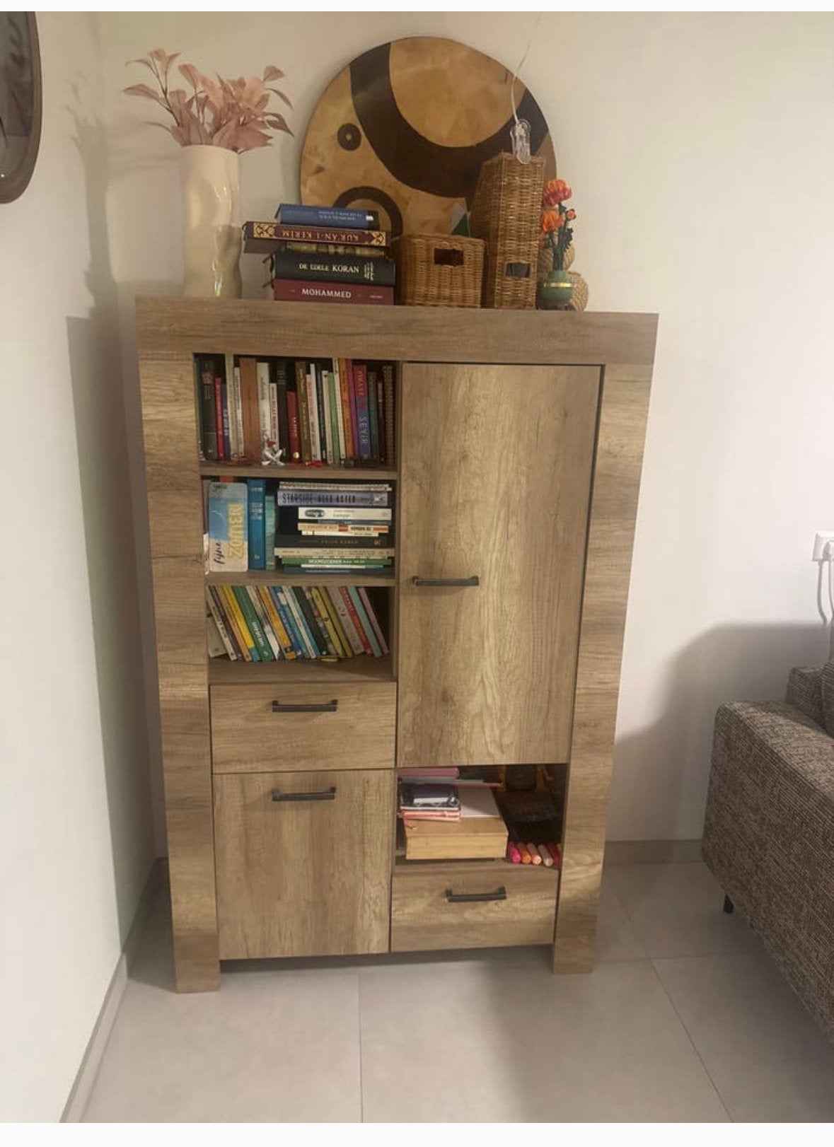 Praktische mooie boekenkast moet weg, Ophalen, Zo goed als nieuw, 25 tot 50 cm, 100 tot 150 cm