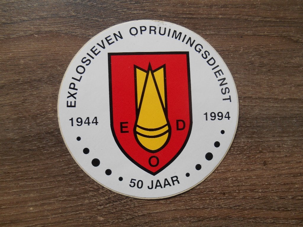 Sticker 50 jaar EOD Explosieven Opruimings Dienst, Ophalen of Verzenden, Landmacht, Nederland, Overige typen