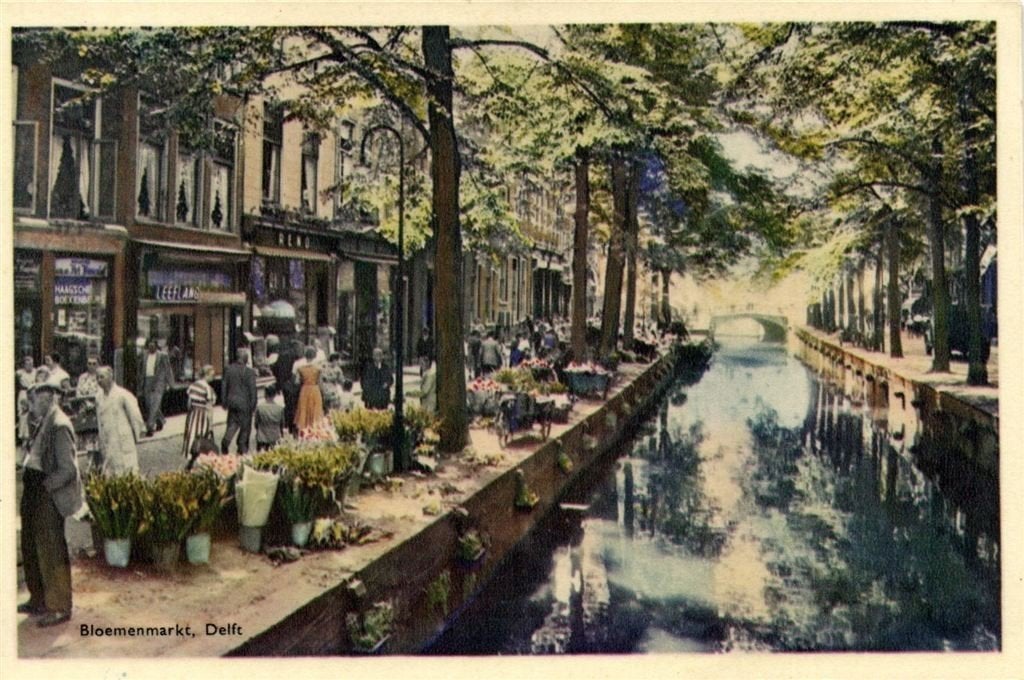 Bloemenmarkt, Delft - 1959 gelopen, Ophalen of Verzenden, 1940 tot 1960, Gelopen, Zuid-Holland