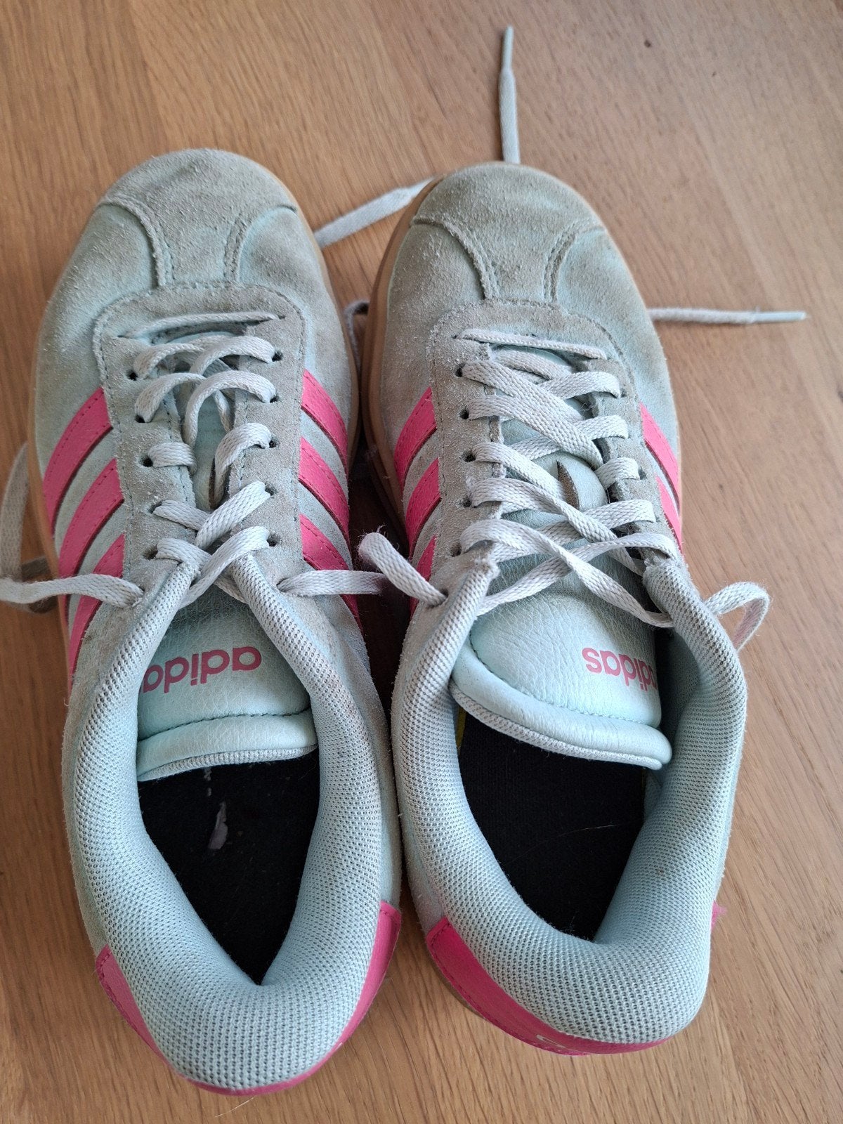 Adidas sneakers maat 36, Kleding | Dames, Schoenen, Ophalen, Gedragen, Sneakers of Gympen