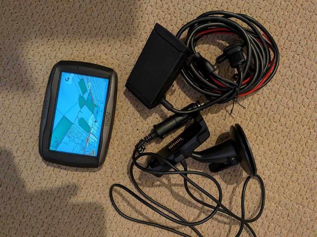 Garmin Zumo 590, Ophalen of Verzenden, Zo goed als nieuw