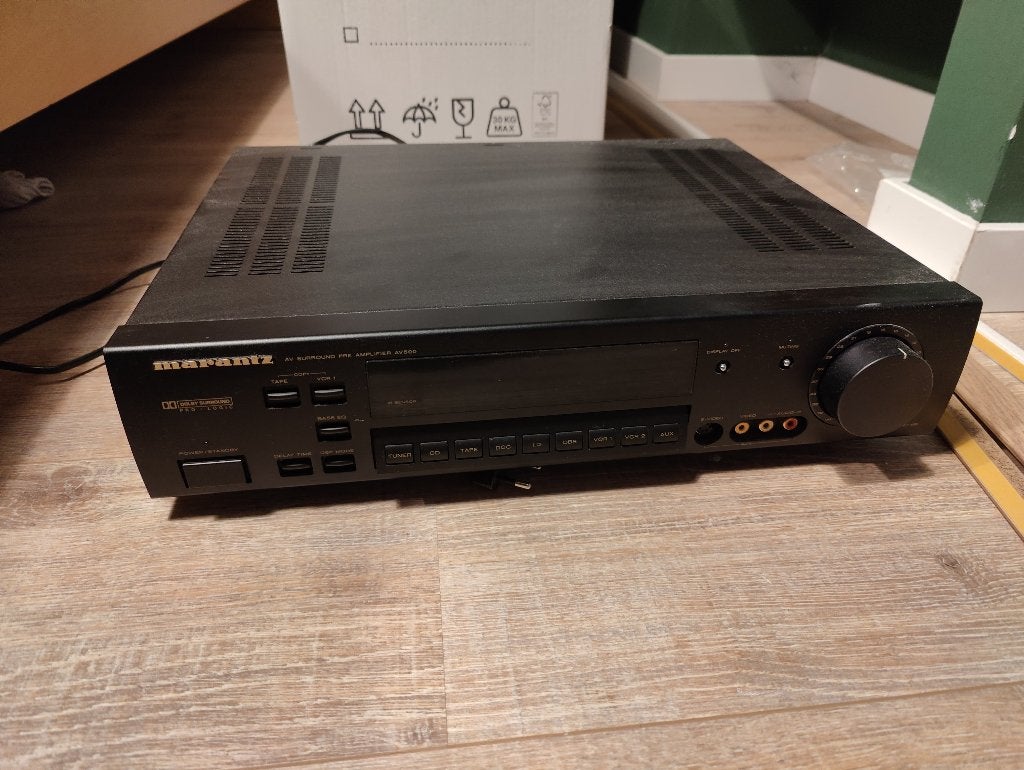 Marantz AV500 voorversterker, Zo goed als nieuw, 120 watt of meer, Ophalen, Marantz