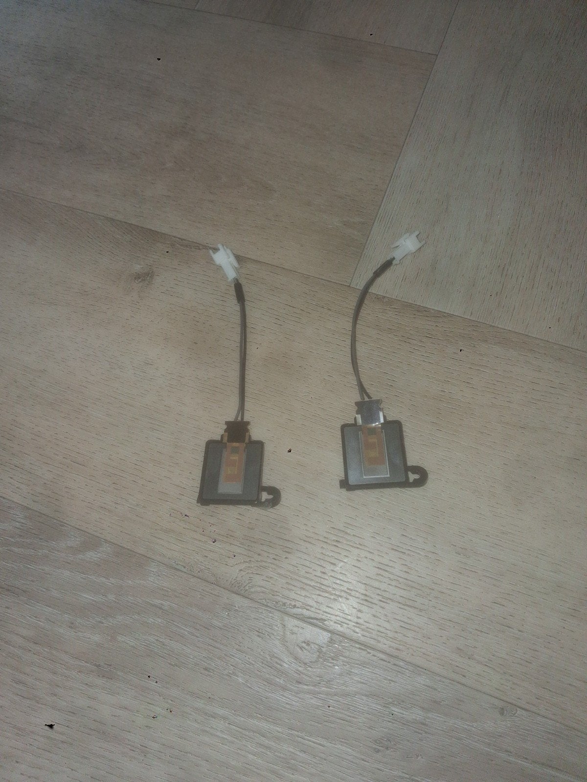 2 stuks onbekende auto-onderdelen, ook per stuk te koop, Ophalen of Verzenden, Gebruikt, Universele onderdelen