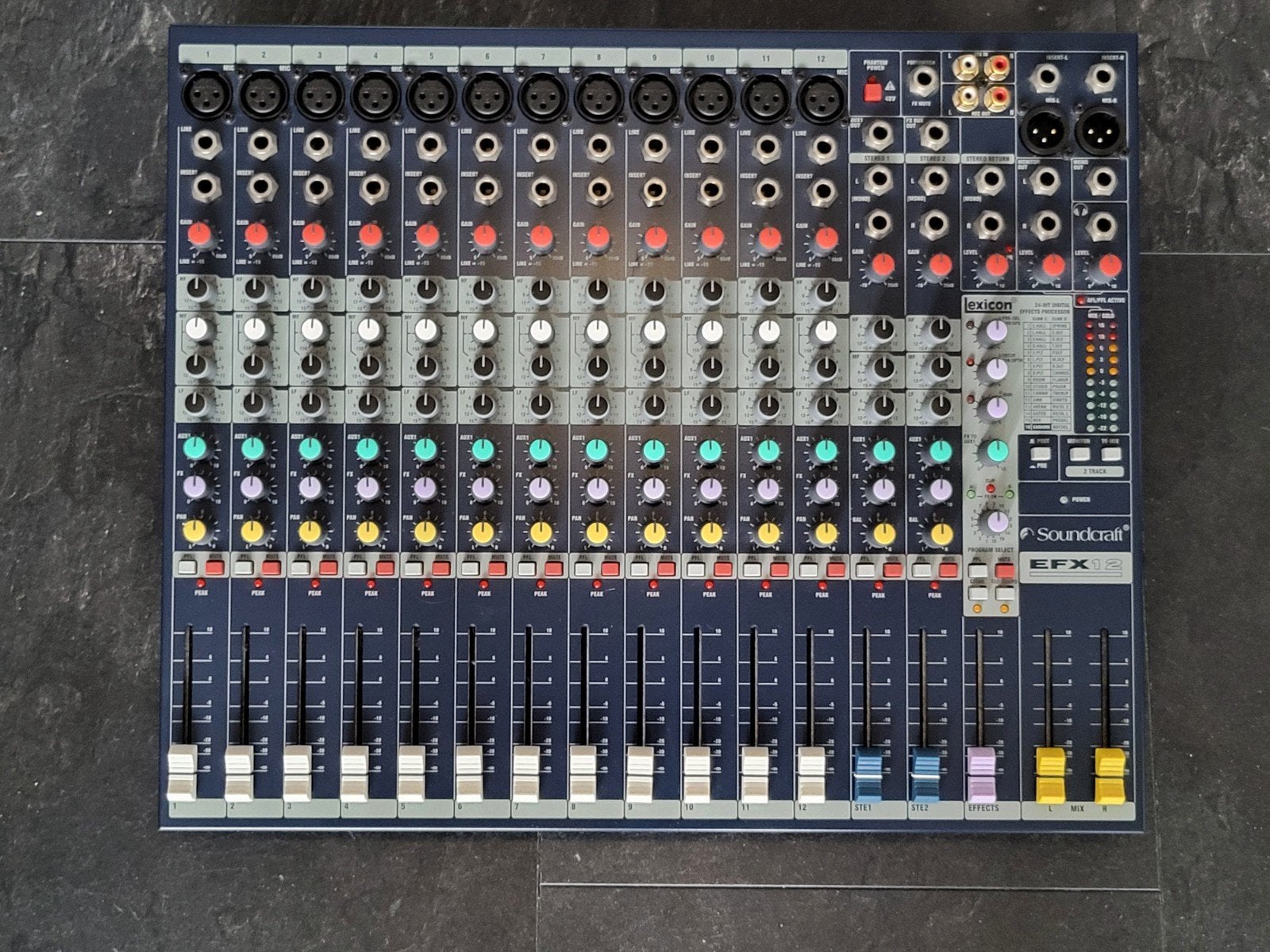 Soundcraft EFX12 mengpaneel – amper gebruikt / nette staat, Muziek en Instrumenten, Mengpanelen, Ophalen of Verzenden, 10 tot 20 kanalen