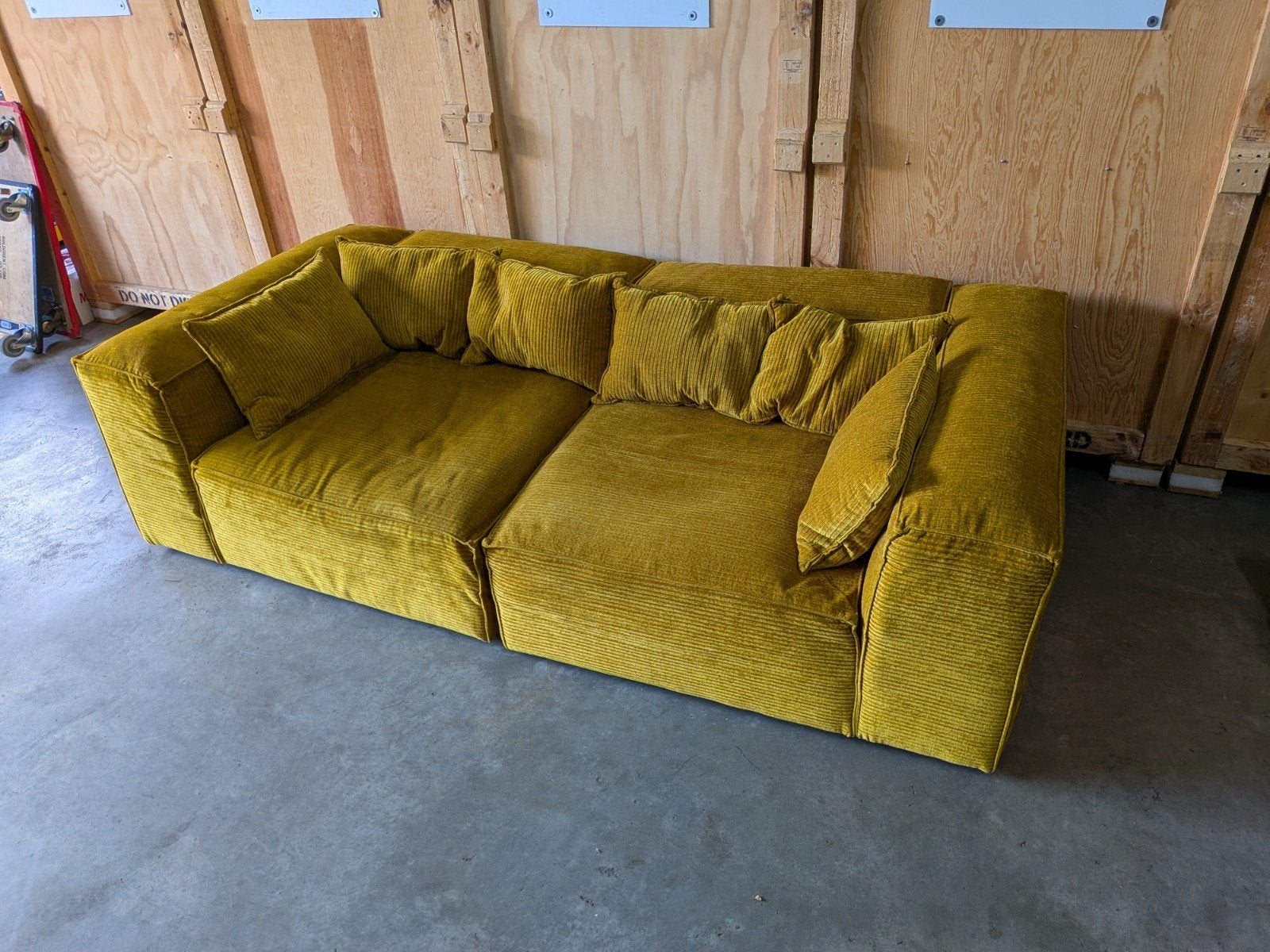 Bolia Cosima Bank 240x120 Oker Mosterd Rib + 6 kussens, Ophalen, Gebruikt, 100 tot 125 cm, Tweepersoons
