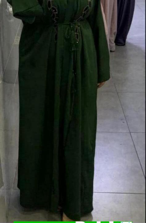 Elegante donkergroene abaya met borduursel, Maat 38/40 (M), Ophalen of Verzenden, Zo goed als nieuw, Onder de knie