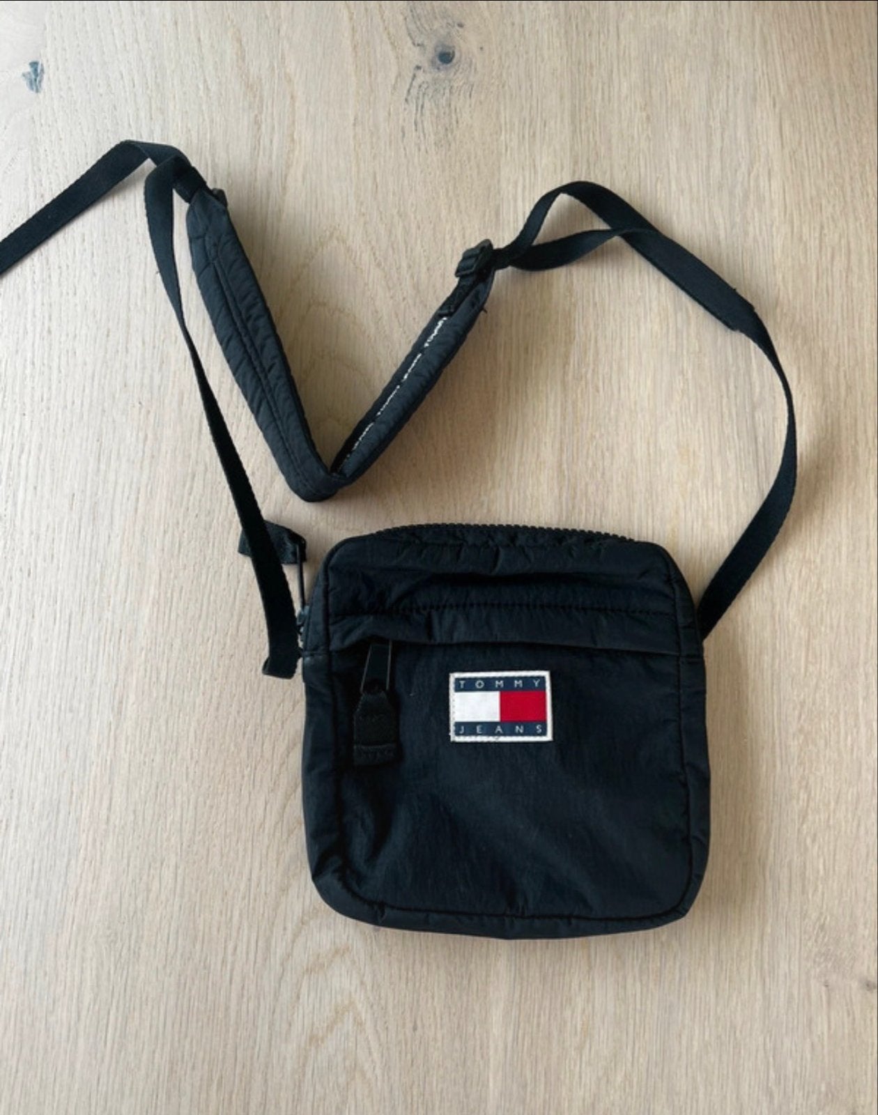 Tommy Hilfiger Tasje - Zwart Schoudertasje, Ophalen of Verzenden, Zo goed als nieuw, Zwart, Overige merken