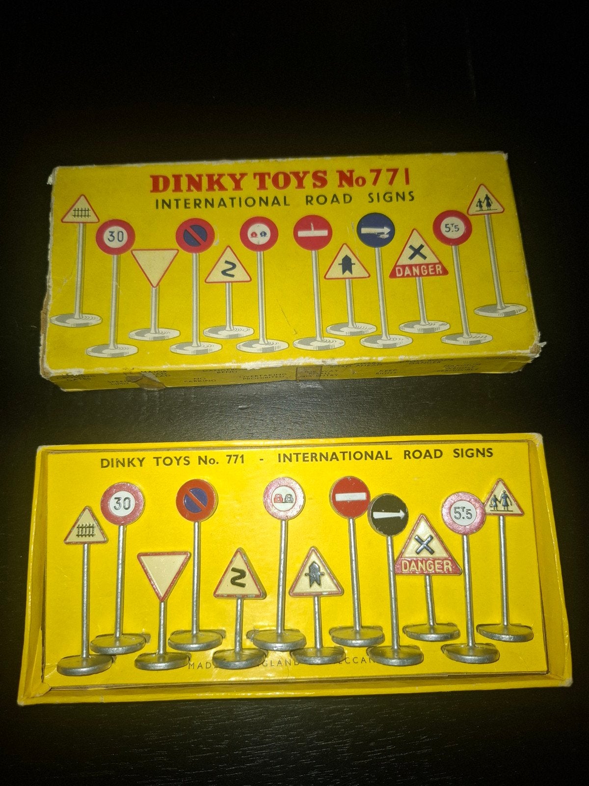 Dinky Toys No. 771 Internationale Verkeersborden Set, Ophalen of Verzenden, Gebruikt, Jongen of Meisje