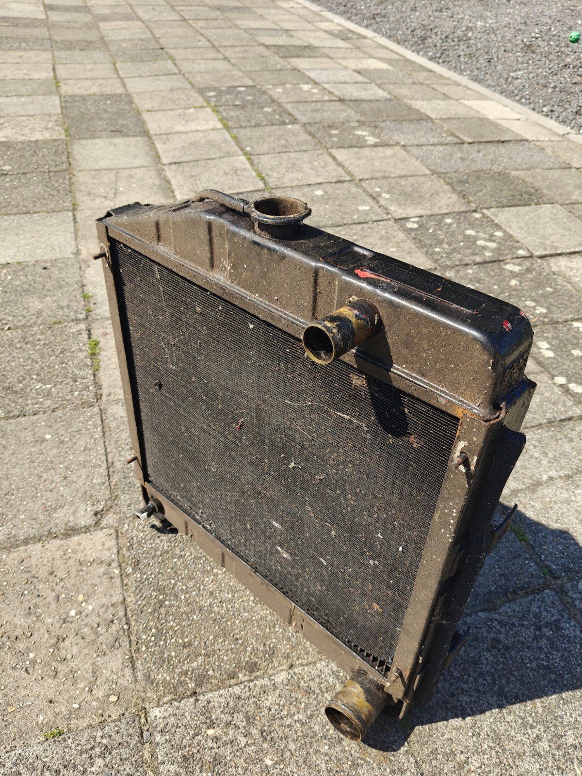 Radiateur+stabilisatie beugel international 633., Zakelijke goederen, Agrarisch | Onderdelen | Banden, Velgen en Assen, Ophalen
