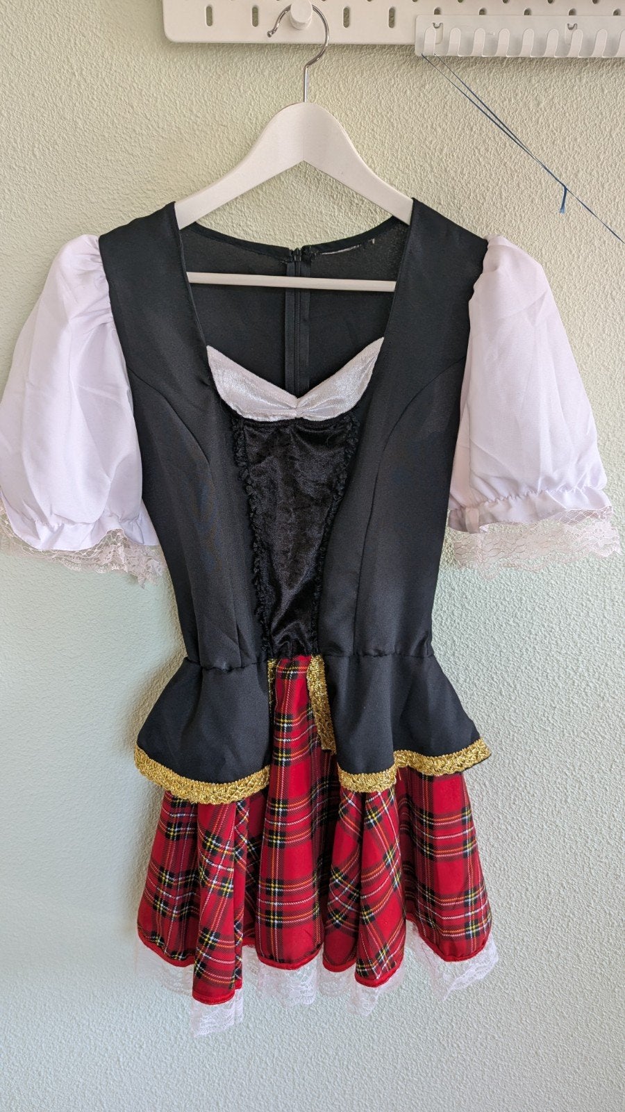Biermeisje kostuum M/L, Kleding | Dames, Carnaval, Zo goed als nieuw, Kleding, Ophalen