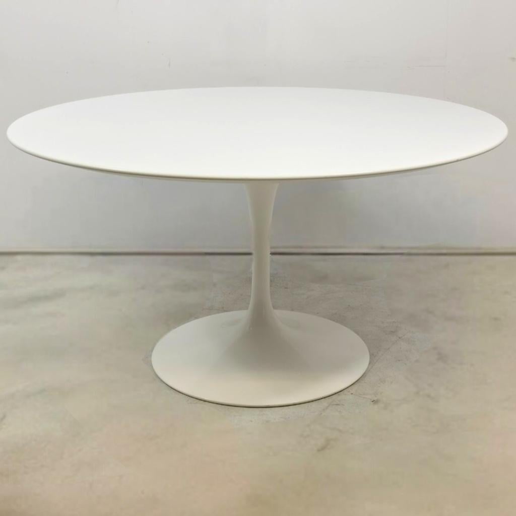 Knoll Saarinen tulip tafel 137 cm wit iconisch ontwerp, Huis en Inrichting, Ophalen, Gebruikt, Rond, 100 tot 150 cm