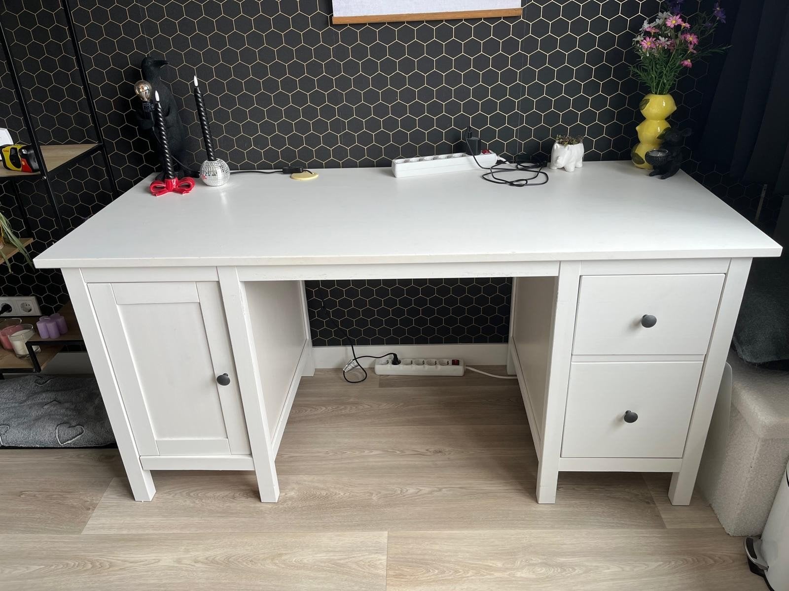 Hemnes Ikea bureau, Huis en Inrichting, Bureaus, Gebruikt, Ophalen