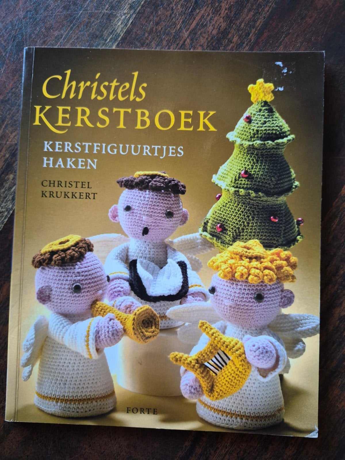 Christels Kerstboek, kerstfiguurtjes haken, Ophalen of Verzenden, Zo goed als nieuw, Haken, Patroon of Boek
