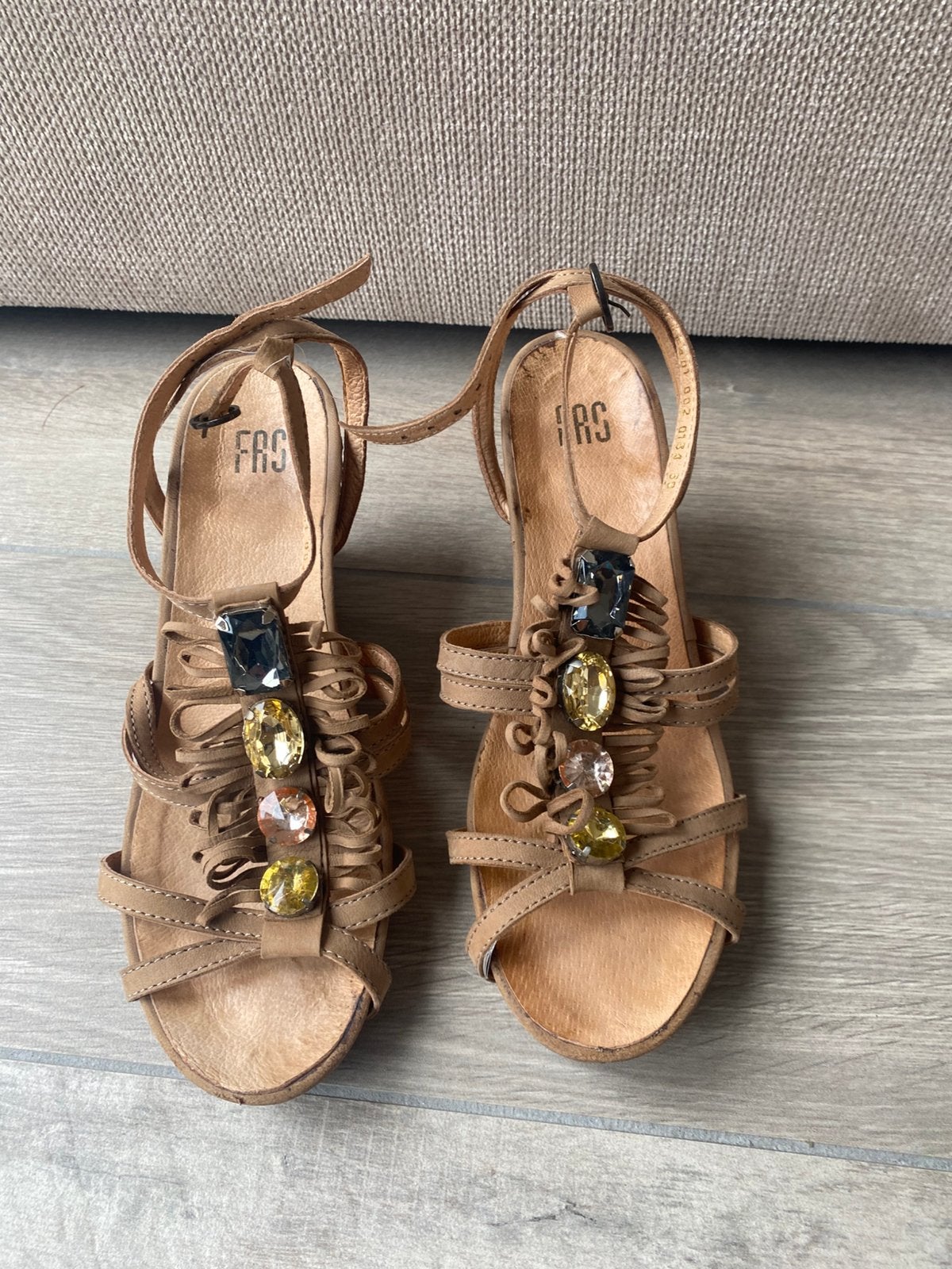 Sleehak pumps maat 39 ZGAN, Beige, Zo goed als nieuw, Sandalen of Muiltjes, Ophalen of Verzenden